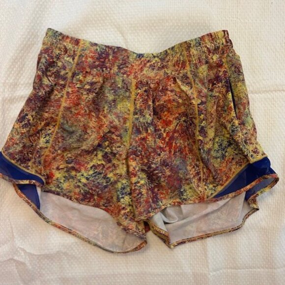 Lululemon Pants - Lululemon Sea Wheeze Hotty Hot 2.5" inseam short aize 12L--Limited Edition